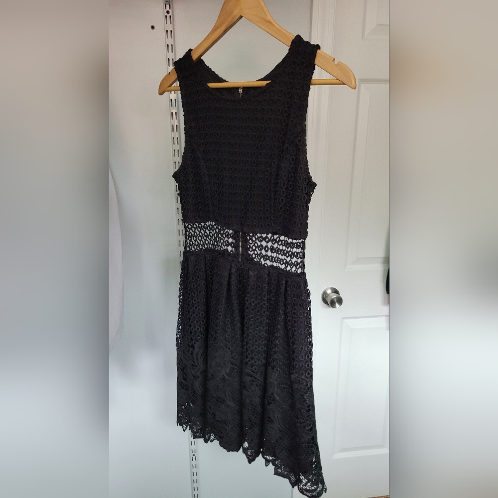 Romeo +Juliet Black Cocktail Dress